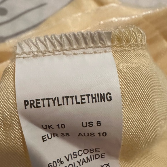 Stunning yellow crop top with drape tie detail 💛 - Picture 8 of 8